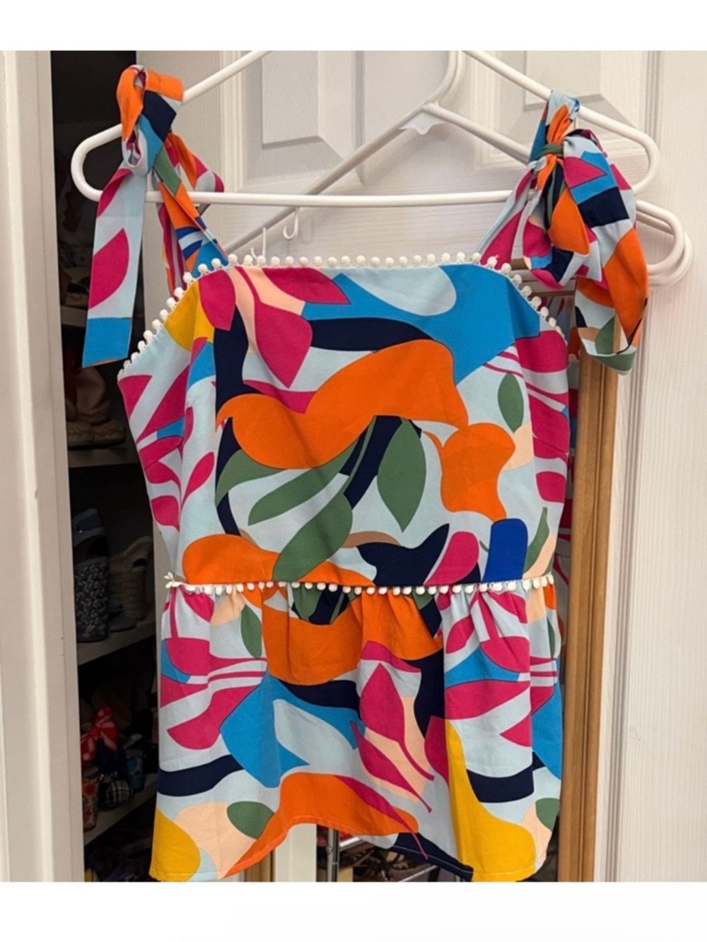 NWT Colorful Abstract Print Tie-Shoulder Peplum Top -/:;(